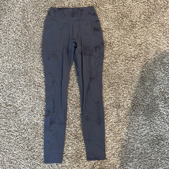 Alphalete tie dye leggings with pockets on side - Picture 2 of 5